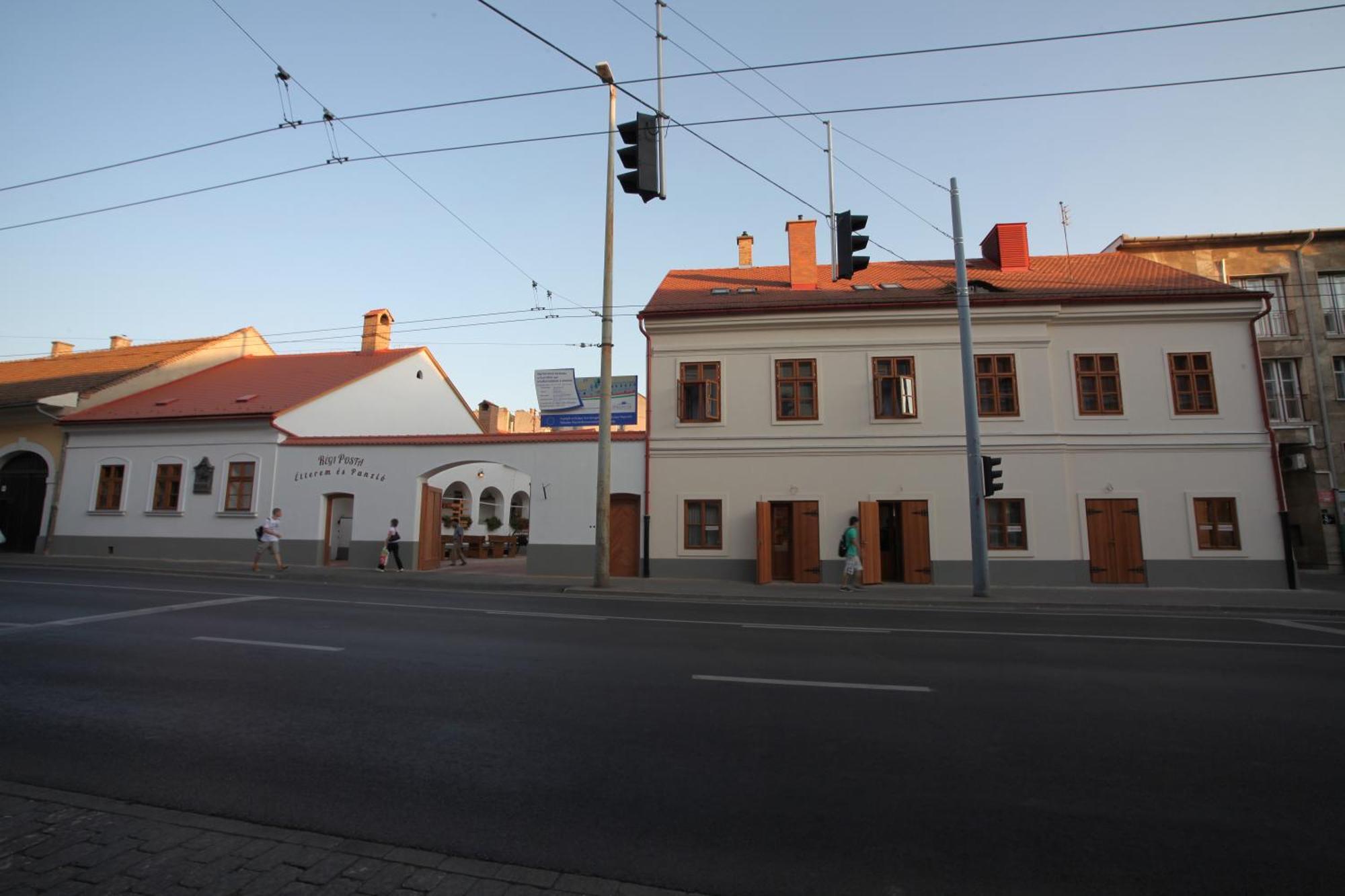 Régi Posta Étterem és Fogadó Debrecen Esterno foto